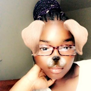 Meet your Posher, Lia